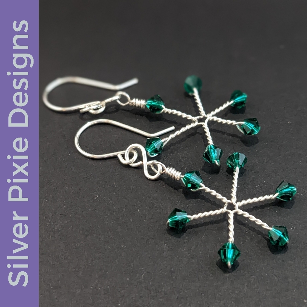 🎄2 for $35!!🎄 Handcrafted Silver-Plated Copper Snowflake Earrings